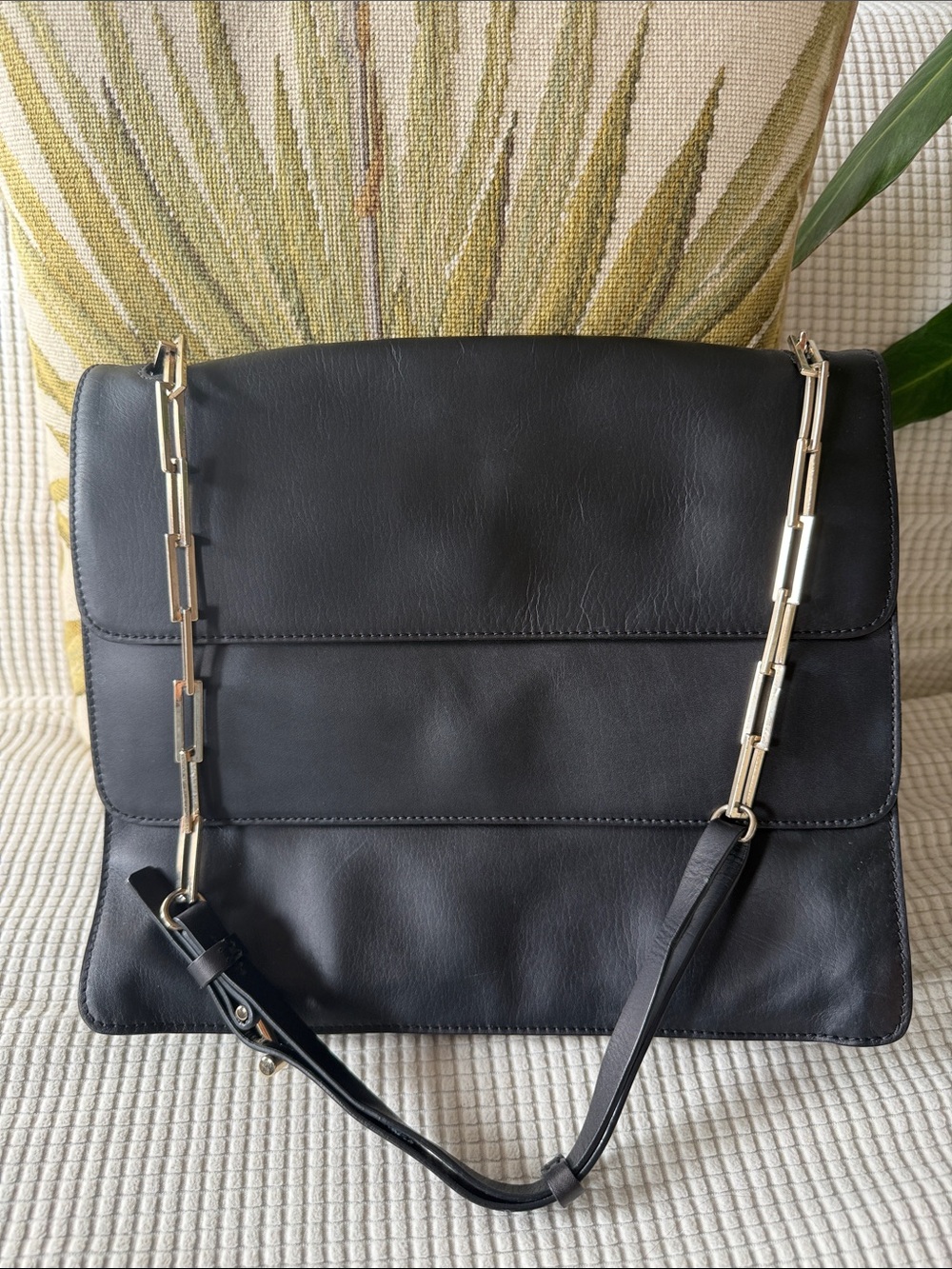 Stuart Weitzman Black Leather Shoulder Bag with Gold Chain